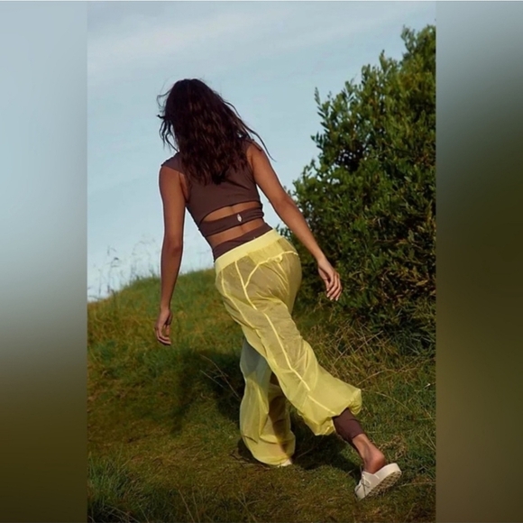 New Free People Movement High Tides Yellow Pants Medium NWOT - Picture 4 of 9